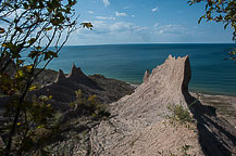 Chimney Bluffs State Park